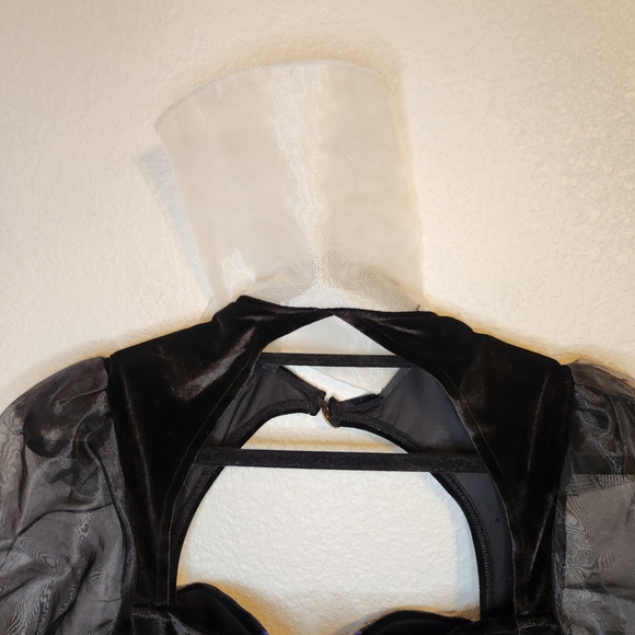 Dolls Kill Trickz N' Treatz evil queen costume One Bad Apple Costume M - Picture 15 of 16